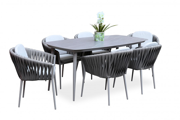 outdoor dining set